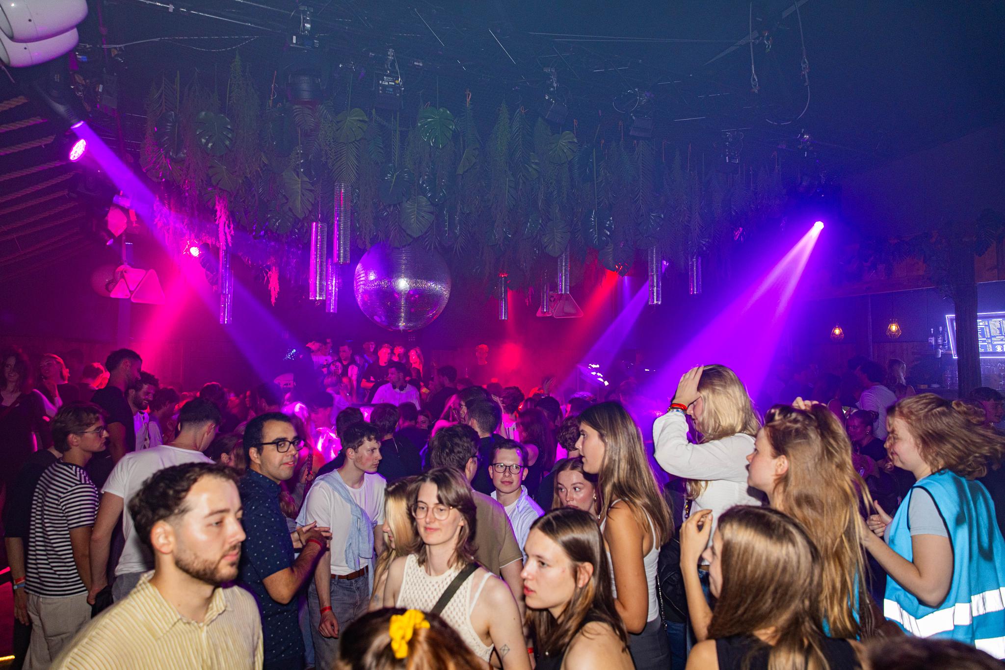 Campuznight-219
